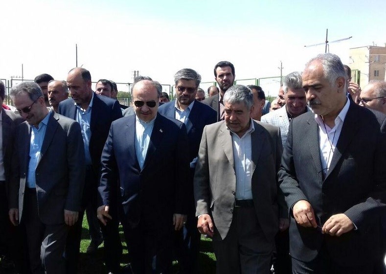 افتتاح زمین چمن مصنوعی مهر امام رضا(ع)پاکدشت با حضور وزیر ورزش و جوانان و استاندار تهران
