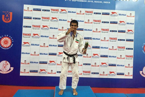 جودوکار فراری ایران با لباس ijf روی تاتامی رفت