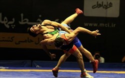 فولاد اکسین و سیناصنعت تیم‌های پیروز‌ روز نخست دور برگشت لیگ برتر کشتی فرنگی