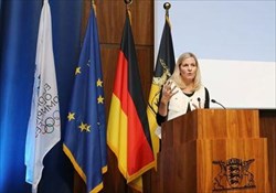 تأکید رئیس IOC در بروکسل: "هیچ ورزشکاری نباید قربانی تبعیض یا مداخله سیاسی شود"