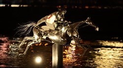 بازگشت اسب فلزی افتتاحیه پاریس ۲۰۲۴ در موزه هنر و فنون