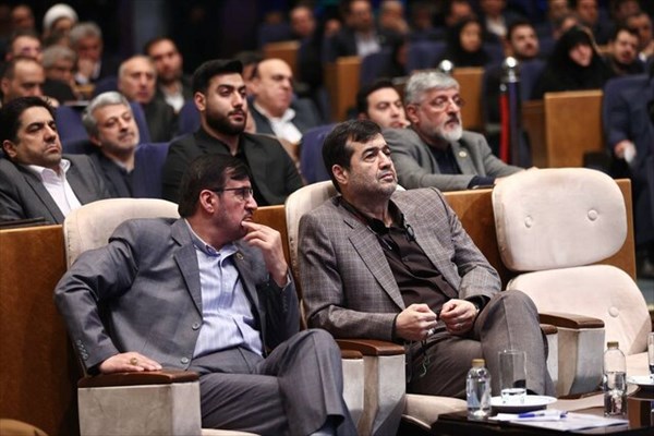 احمد دنیامالی اگر جوان‌ها با تبر به خیابان آمدند، ما مسئولیم و دشمن، جوان‌ها را هدف قرار گرفته است